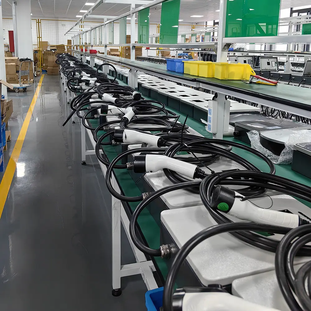 Manufacturer 3 Phase 220V Wall 32 AMP 7kw Smart Home AC EV Charging Station Smart EV Car Charger Wallbox with 4.3inch Screen