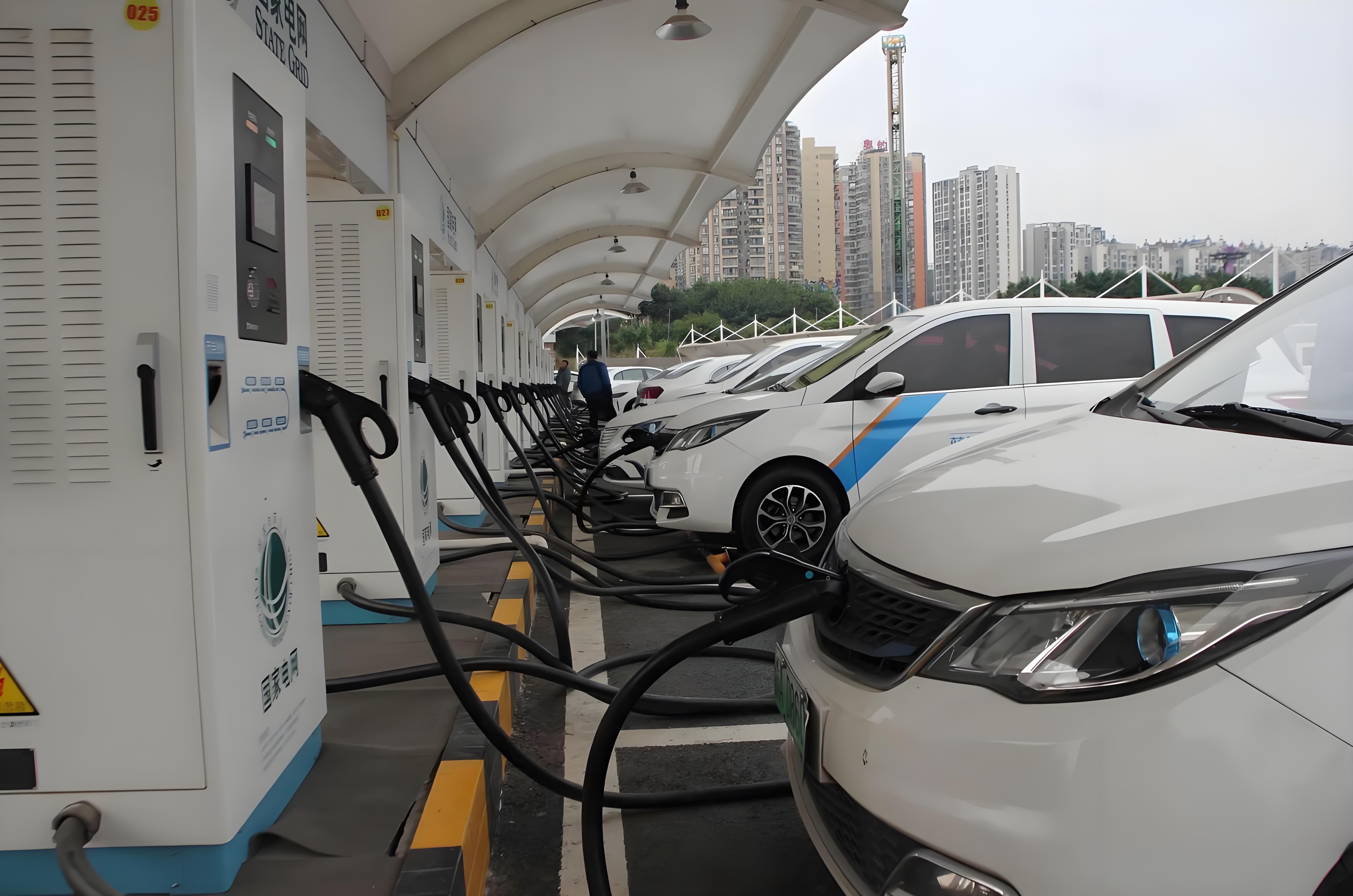 Fast charging is the way people like to charge, after all, it saves time. Fast charging is to connect the AC-DC converter to the charging pile of new energy electric vehicles, and the output of the charging gun becomes high-power direct current.